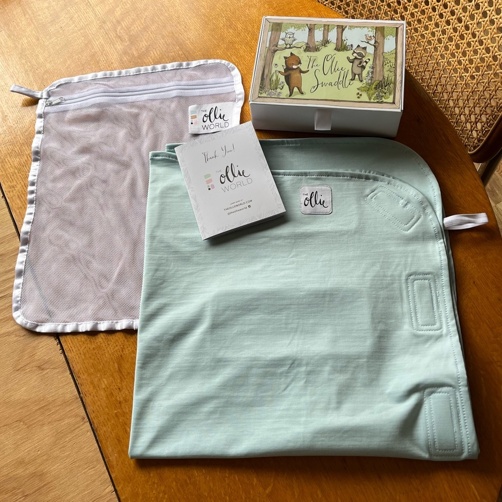 Ollie Velcro Swaddle in Sky Blue